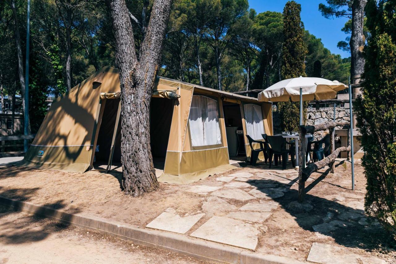 Camping Castell Montgri **** Л'Естартіт Екстер'єр фото